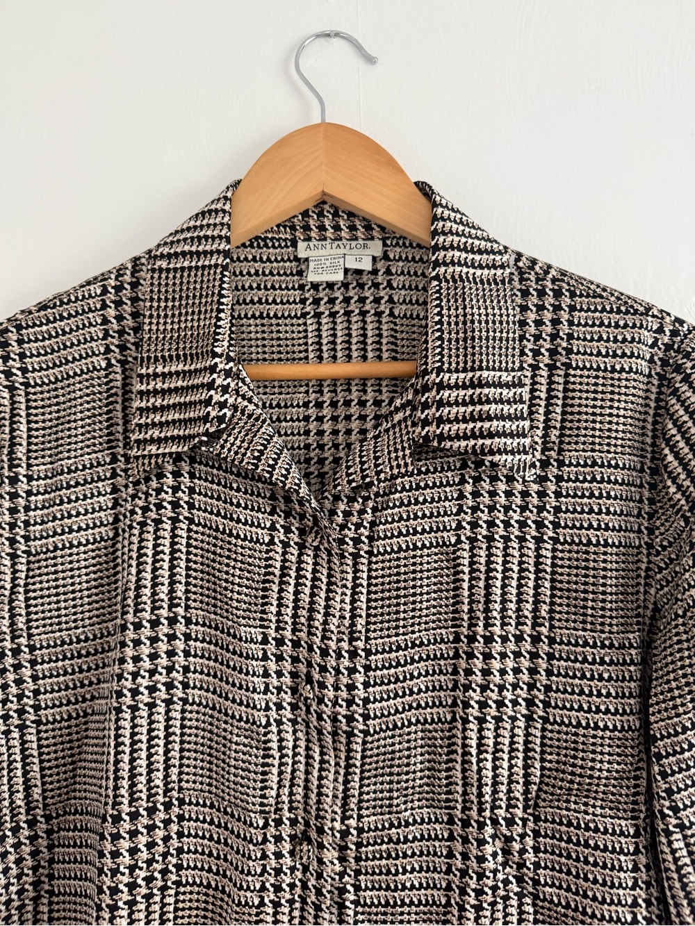 Ann Taylor Black and Cream Houndstooth Button-Down Shirt